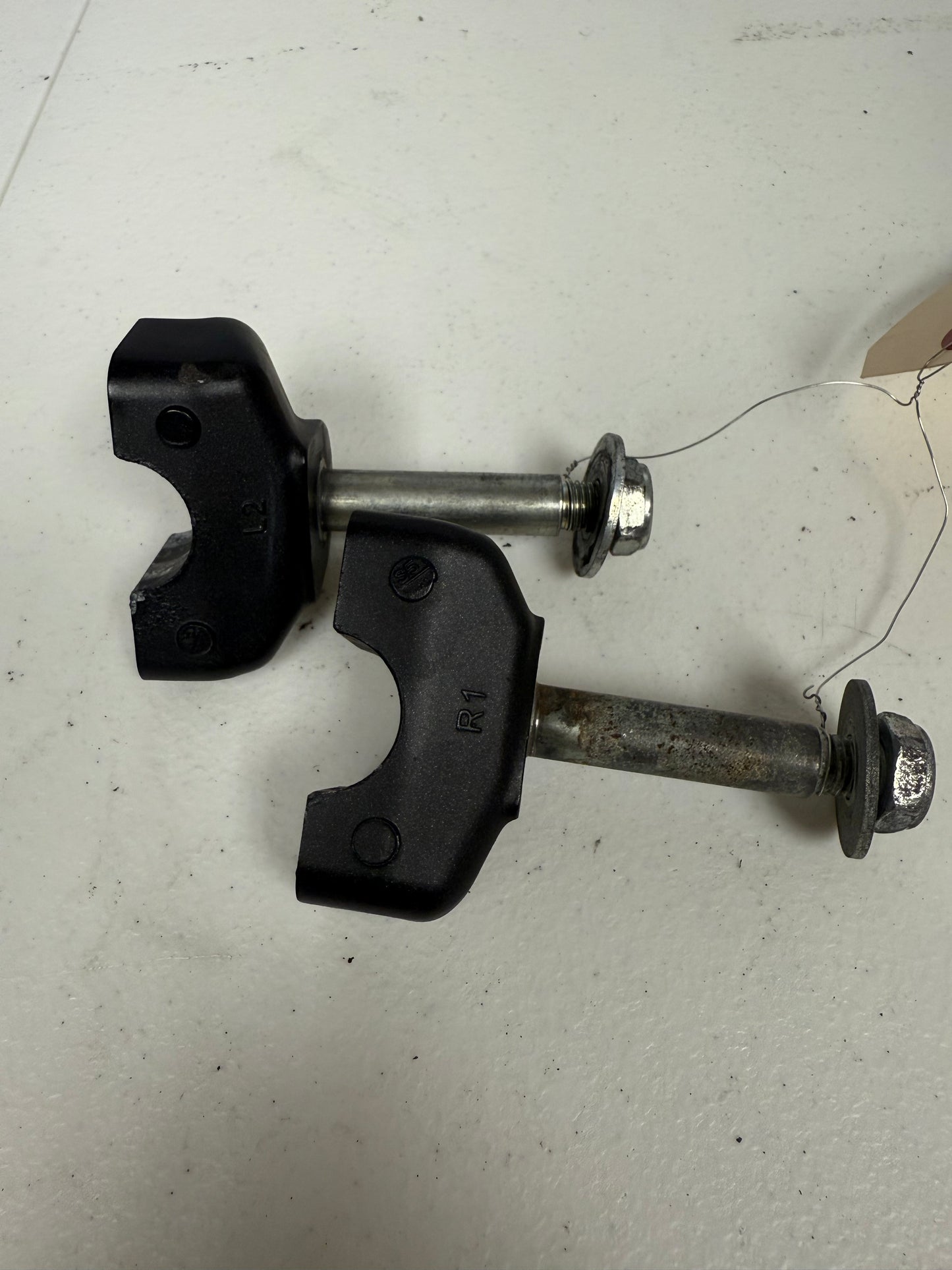 2012-2016 Kawasaki Ninja 650 OEM LWR HANDLE HOLDER 46012-0060 LH & 46012-0061 RH