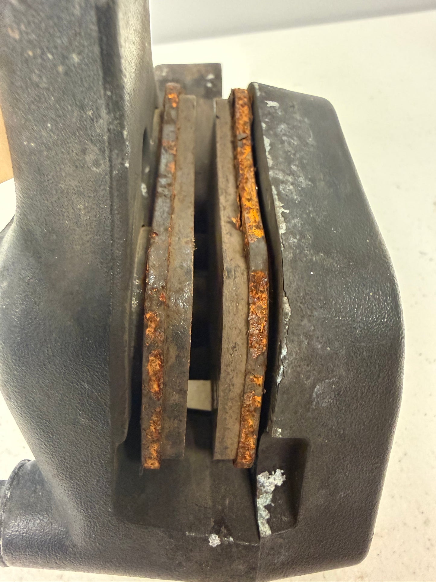 01-16 Harley Davidson Heritage Softail Classic OEM Rear Caliper 44016-00D