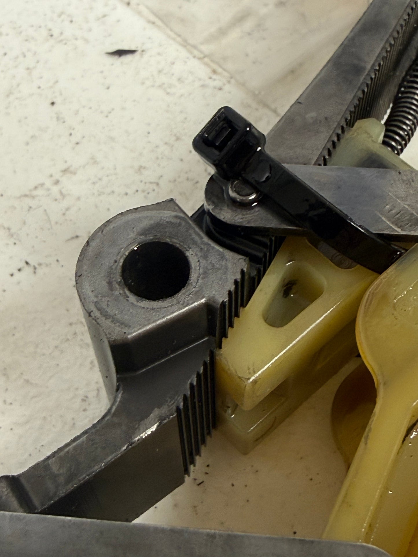 01-16 Harley Davidson Heritage Softail Classic OEM Chain Tensioner 39929-06C