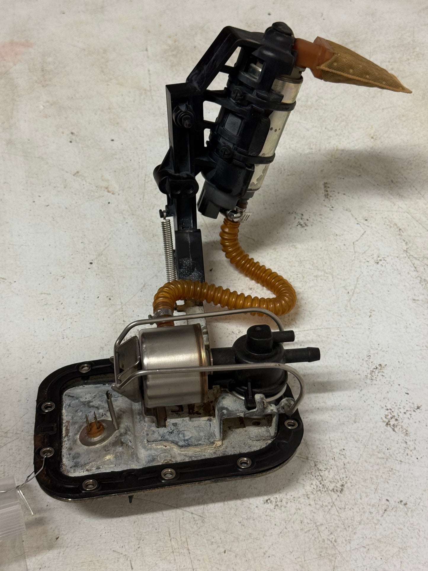 01-16 H-D Heritage Softail Classic OEM Fuel Pump Assembly w/ Top Plate