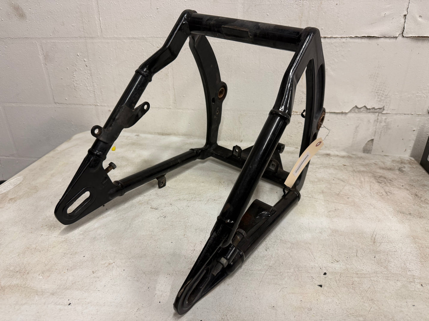 01-16 Harley Davidson Heritage Softail Classic OEM Rear Fork / Swing Arm