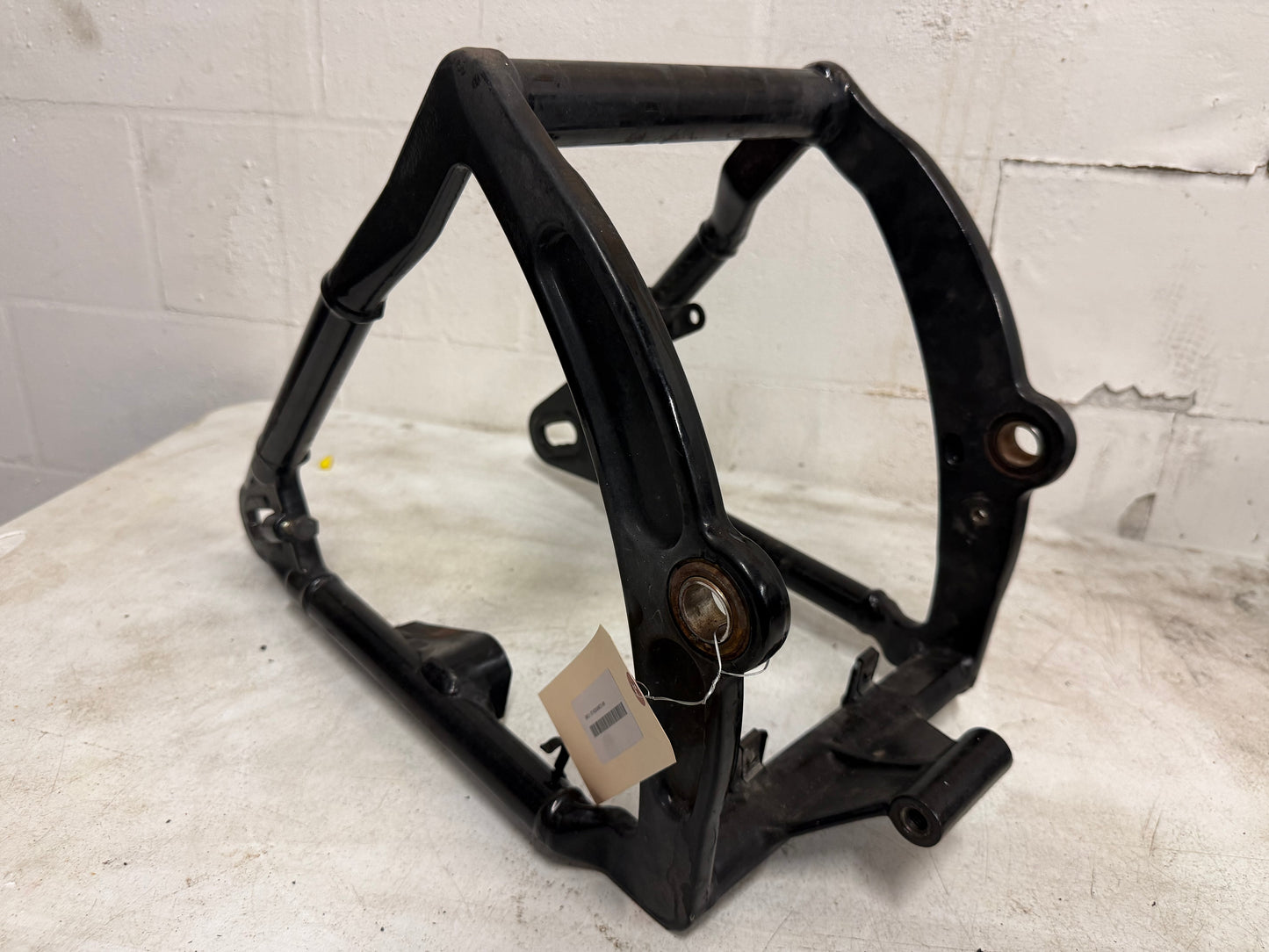 01-16 Harley Davidson Heritage Softail Classic OEM Rear Fork / Swing Arm