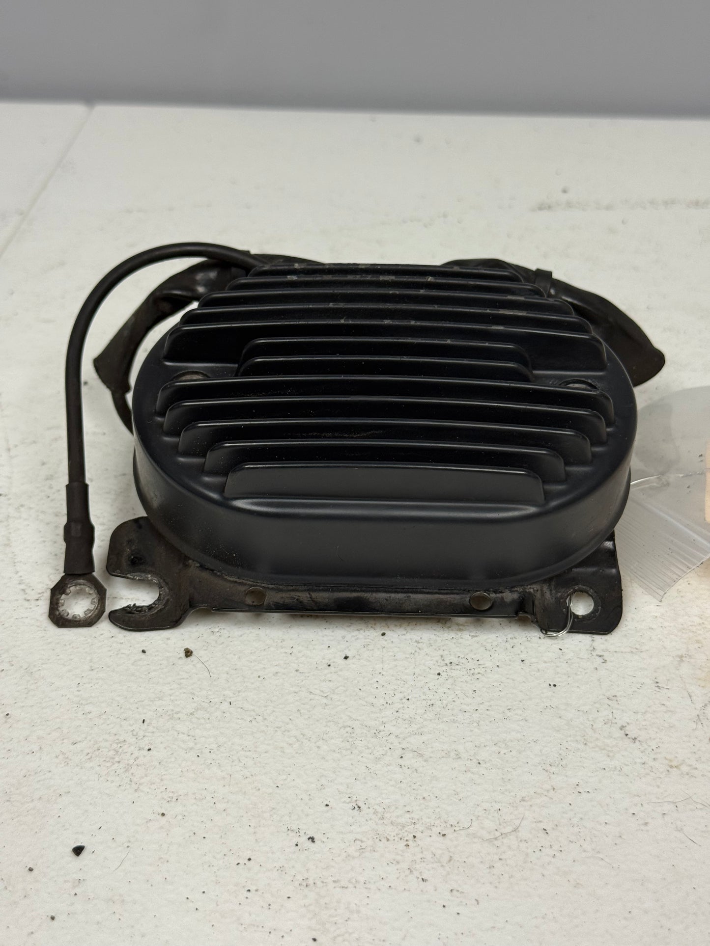 01-16 Harley Heritage Softail Classic OEM Voltage Regulator Rectifer 74540-07