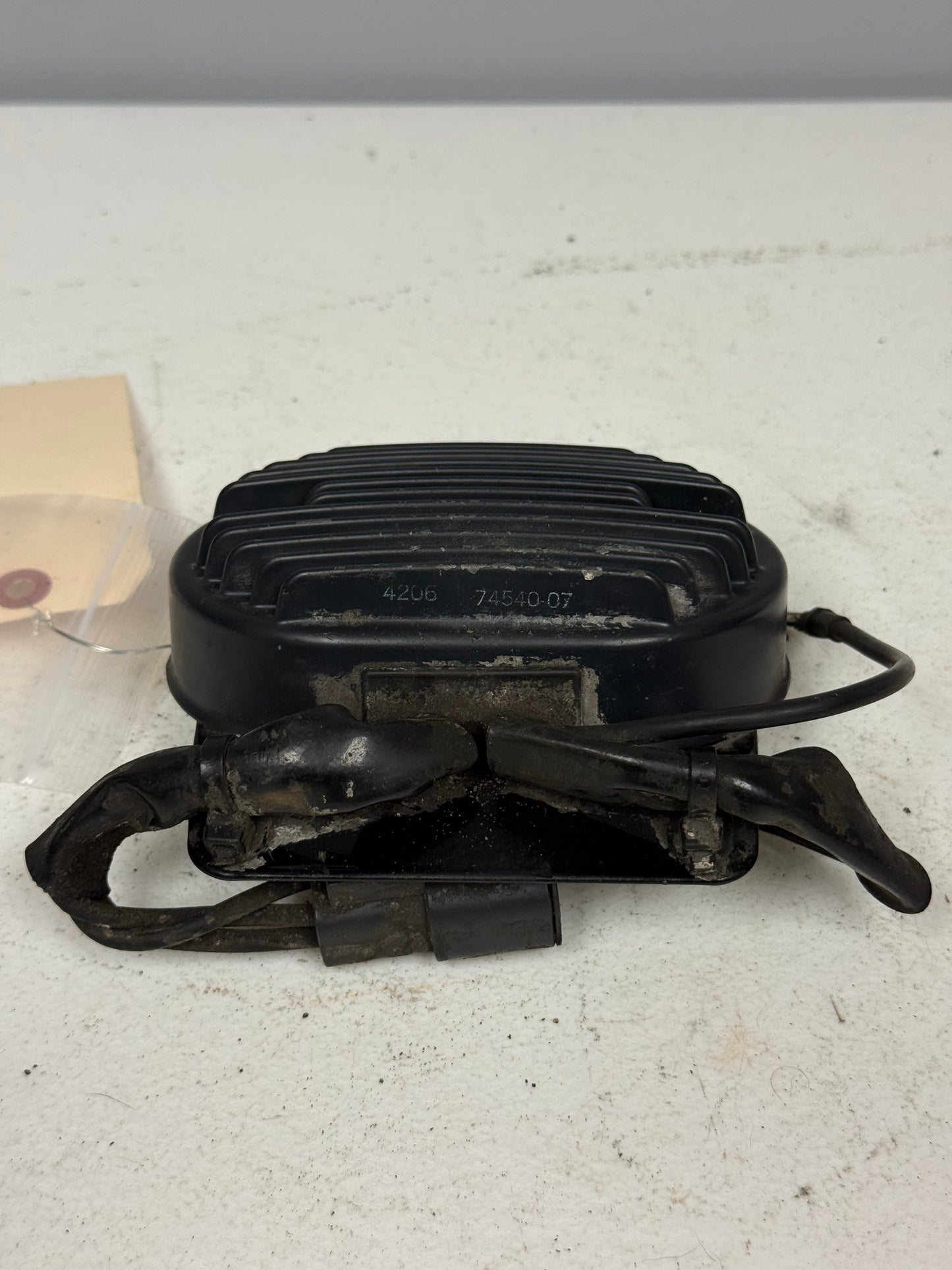 01-16 Harley Heritage Softail Classic OEM Voltage Regulator Rectifer 74540-07