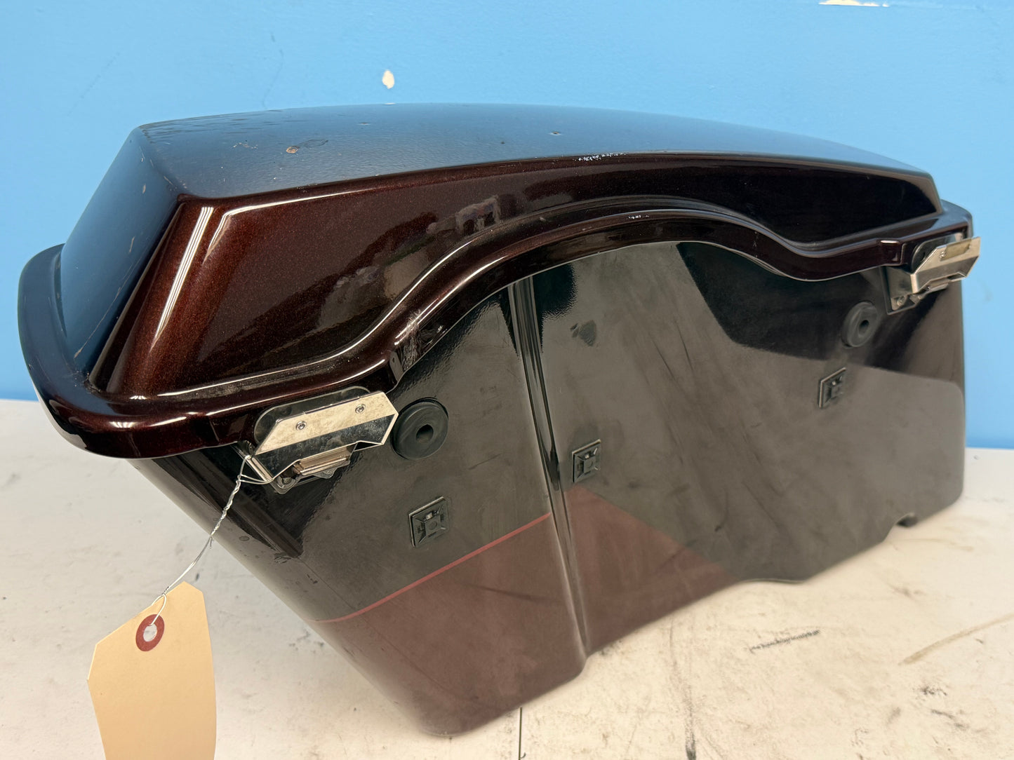 96-13 Harley Davidson Electra Glide Ultra Limited OEM Saddle Bag *Cracked* & Lid