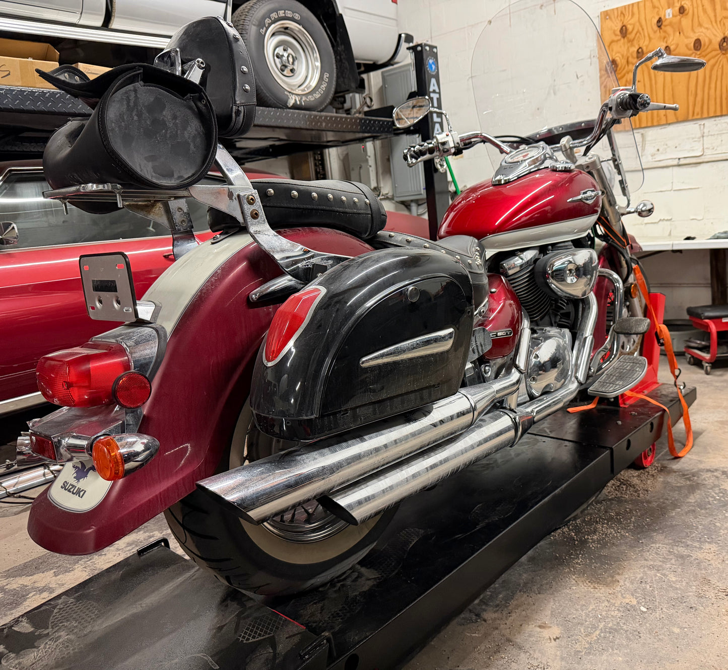 2007-2019 SUZUKI VL800 Boulevard OEM Right Side Frame Cover 47110-41FM0