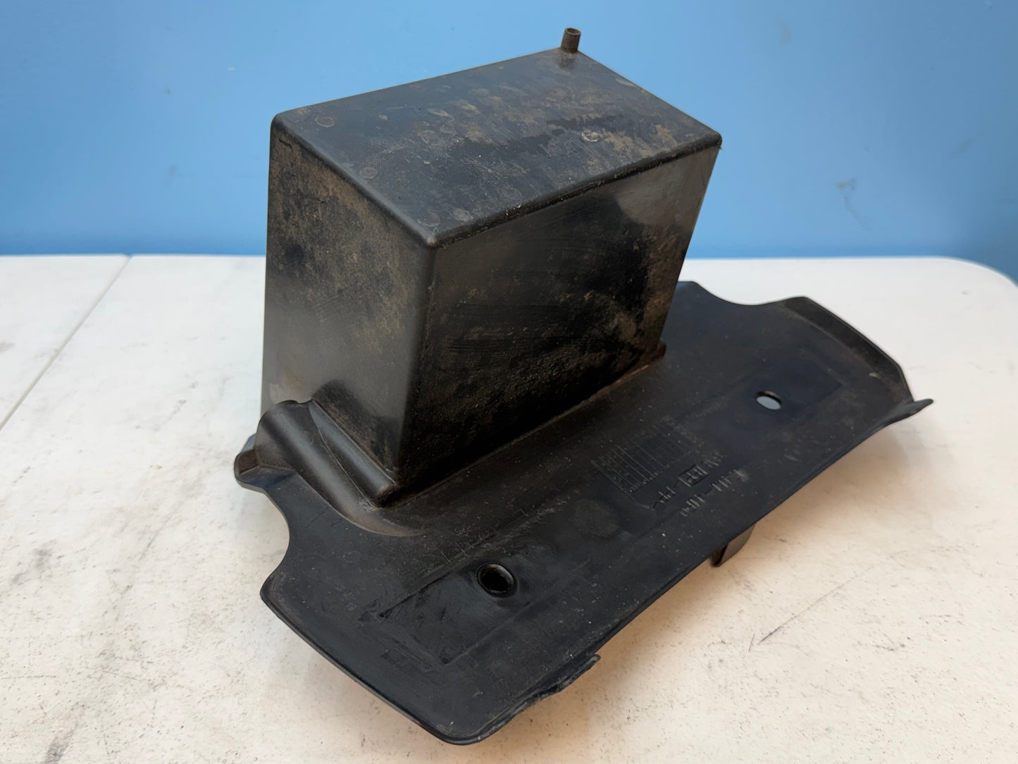 2007-2019 SUZUKI VL800 Boulevard OEM Battery Box / Tray 47411-41F0