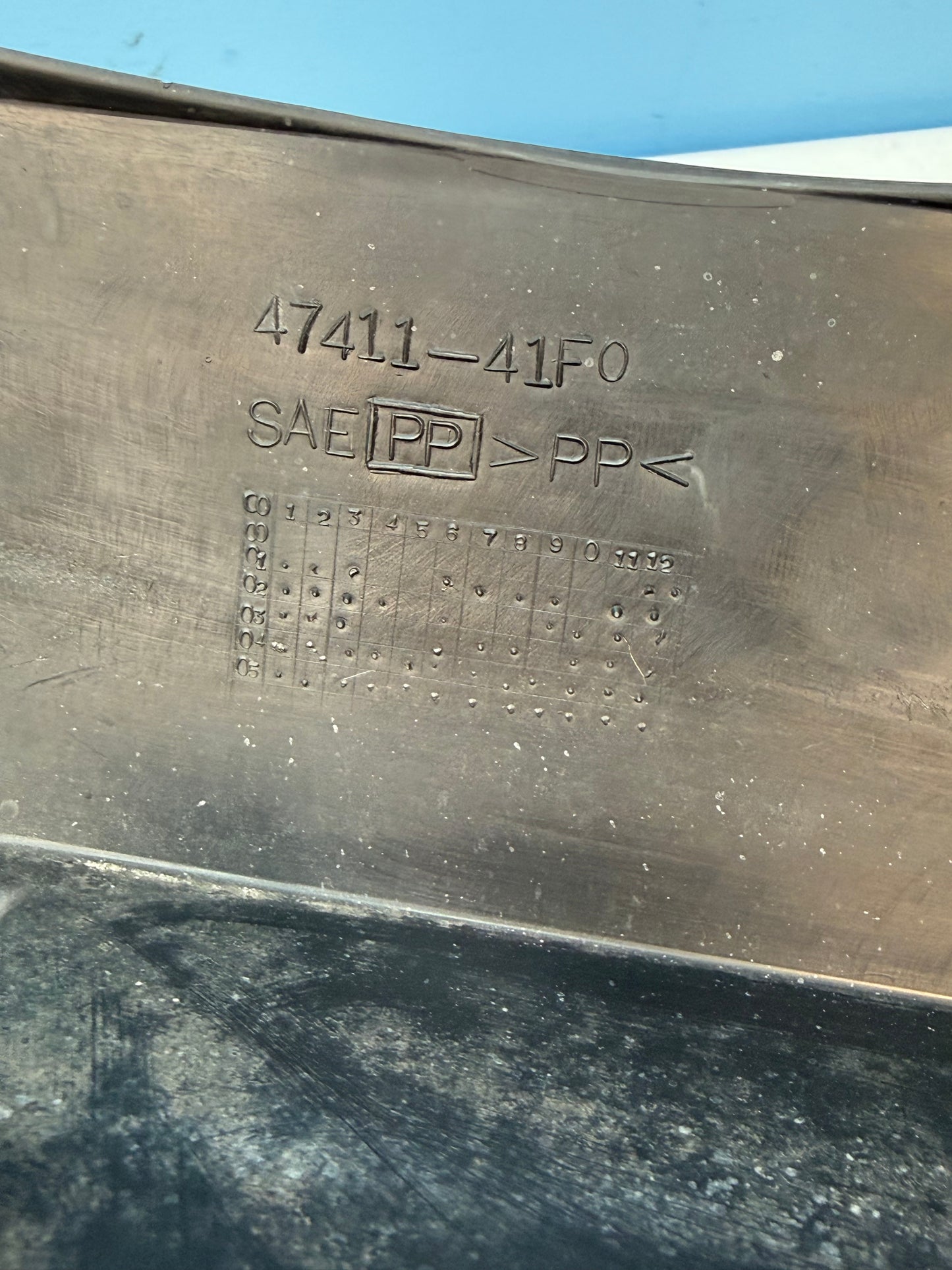 2007-2019 SUZUKI VL800 Boulevard OEM Battery Box / Tray 47411-41F0