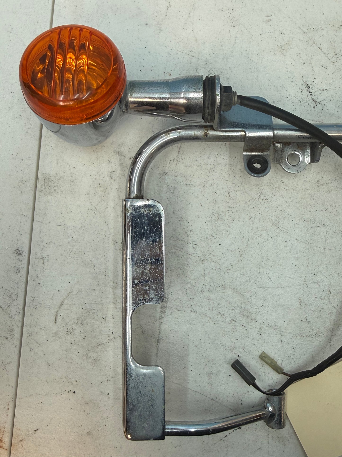 07-19 SUZUKI VL800 Boulevard Front Turn Signals w/ Windshield Mounting Bracket