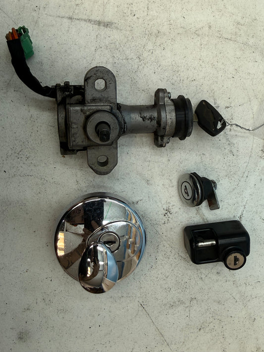 2007-2019 SUZUKI VL800 Boulevard OEM Lock Set Complete 37102-41882