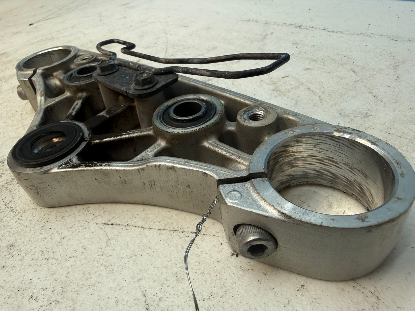 07-19 SUZUKI VL800 Boulevard OEM Boulevard Steering Head Stem / Upr Triple Tree