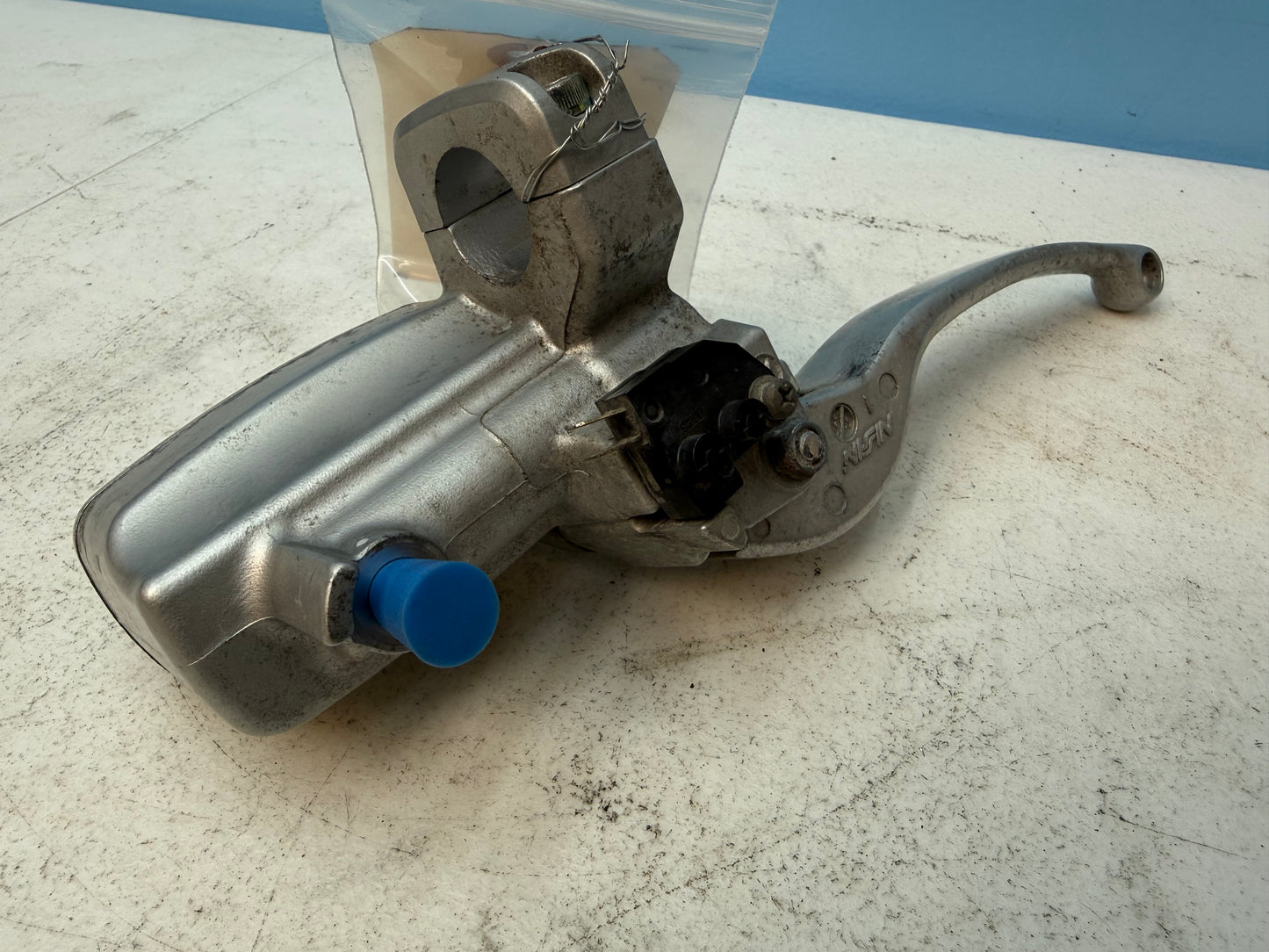 07-19 SUZUKI VL800 Boulevard OEM Boulevard Front Brake Master Cylinder w/ Lever