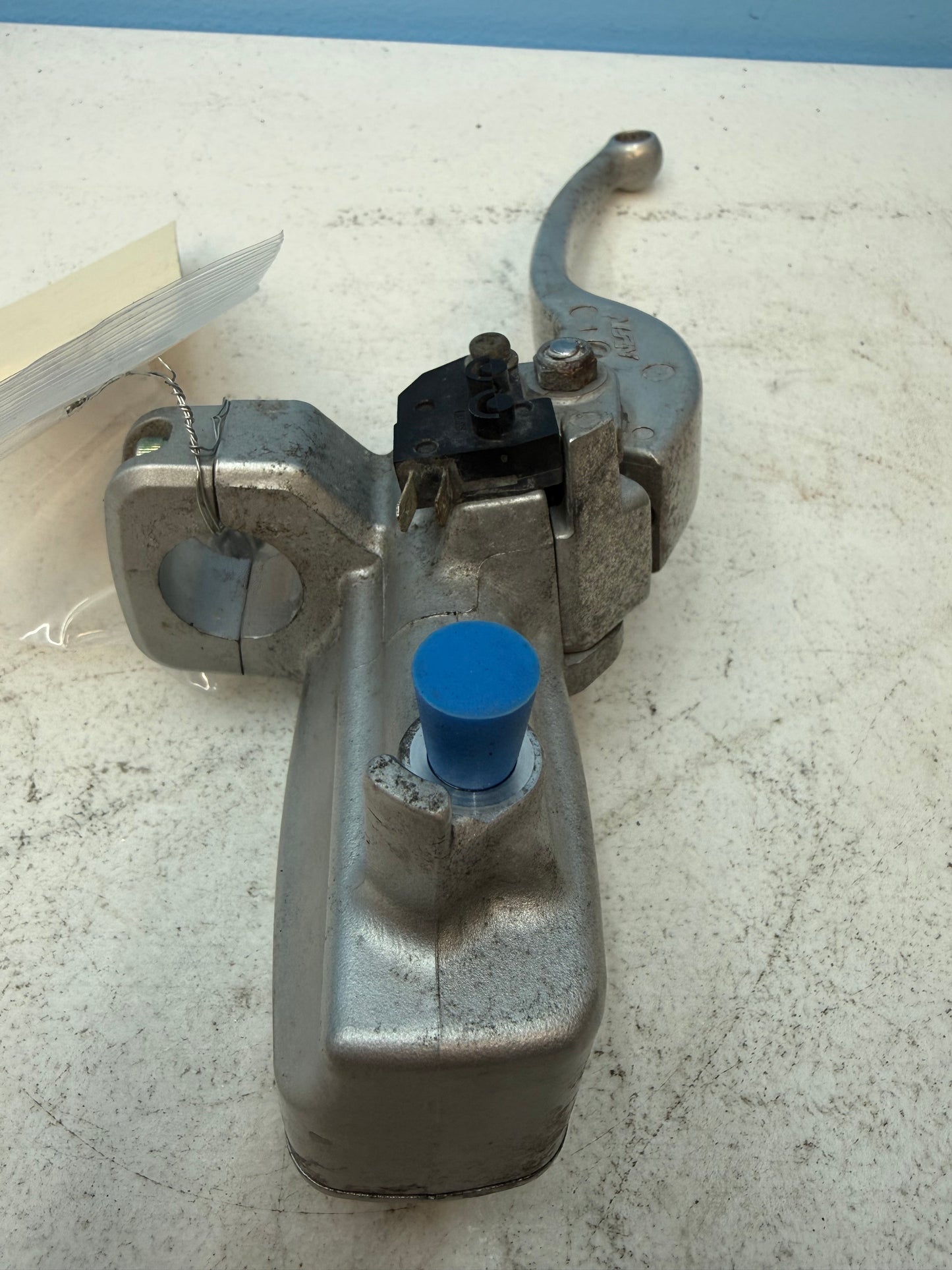 07-19 SUZUKI VL800 Boulevard OEM Boulevard Front Brake Master Cylinder w/ Lever