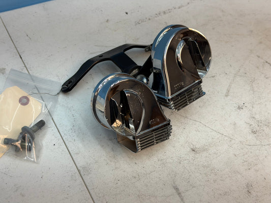 96-13 Harley Davidson Electra Glide Ultra Limited OEM Dual Horn Assembly
