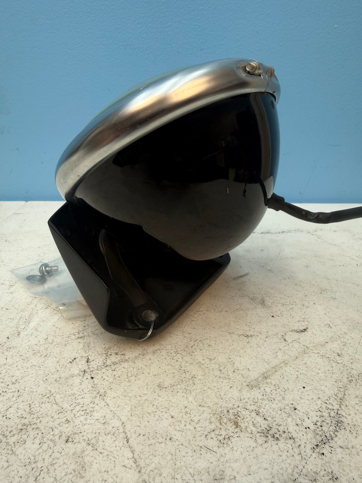 2014-2022 Harley Davidson Sportster XL1200 OEM Headlight w/ Bracket
