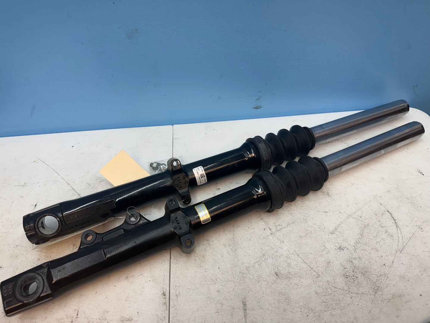 14-22 Harley Davidson Sportster XL1200 OEM Front Forks *SLIGHT DAMAGE*