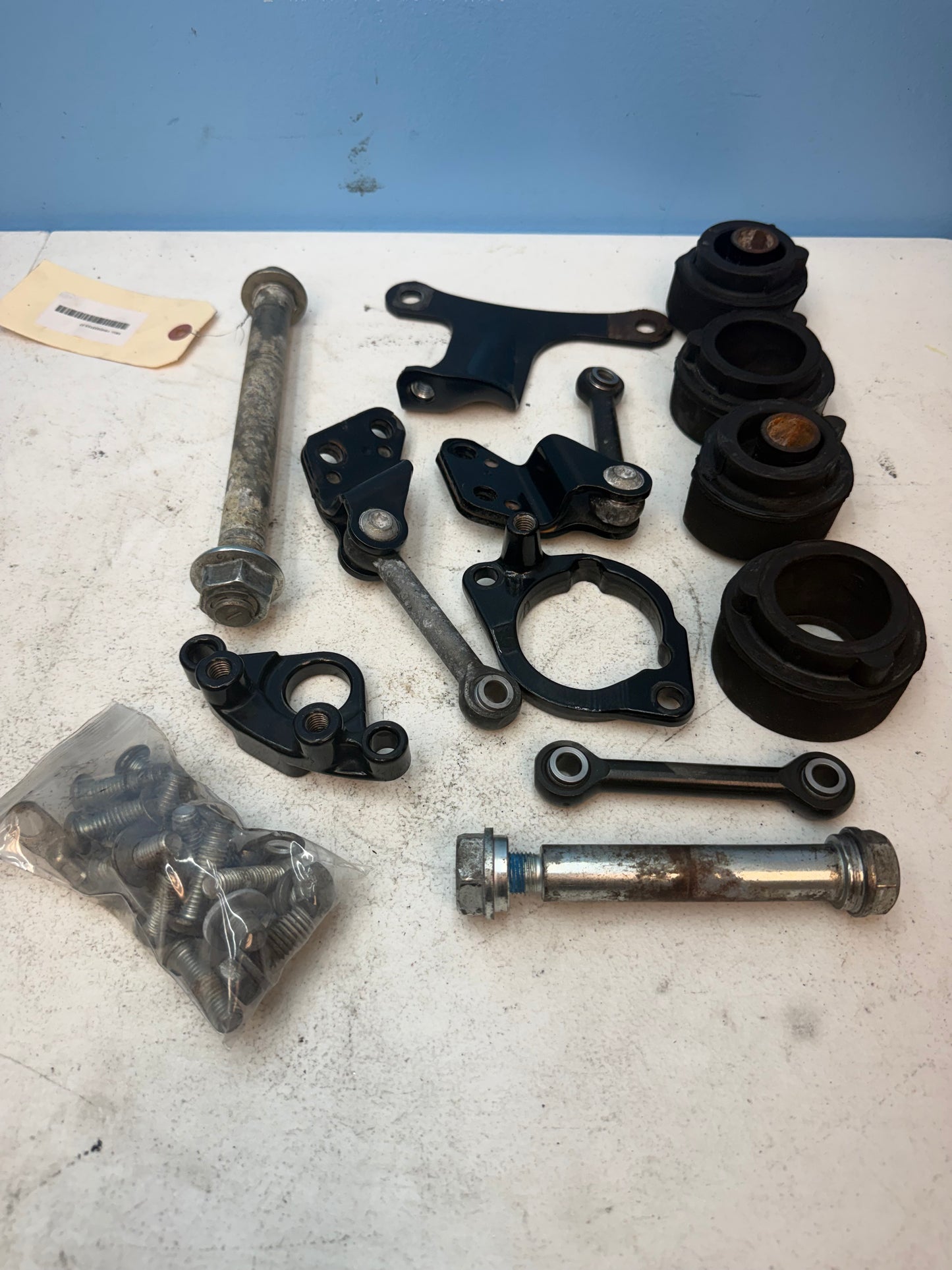 14-22 Harley Sportster XL1200 OEM Engine Mounts w/ Bolts Isolators Bracket