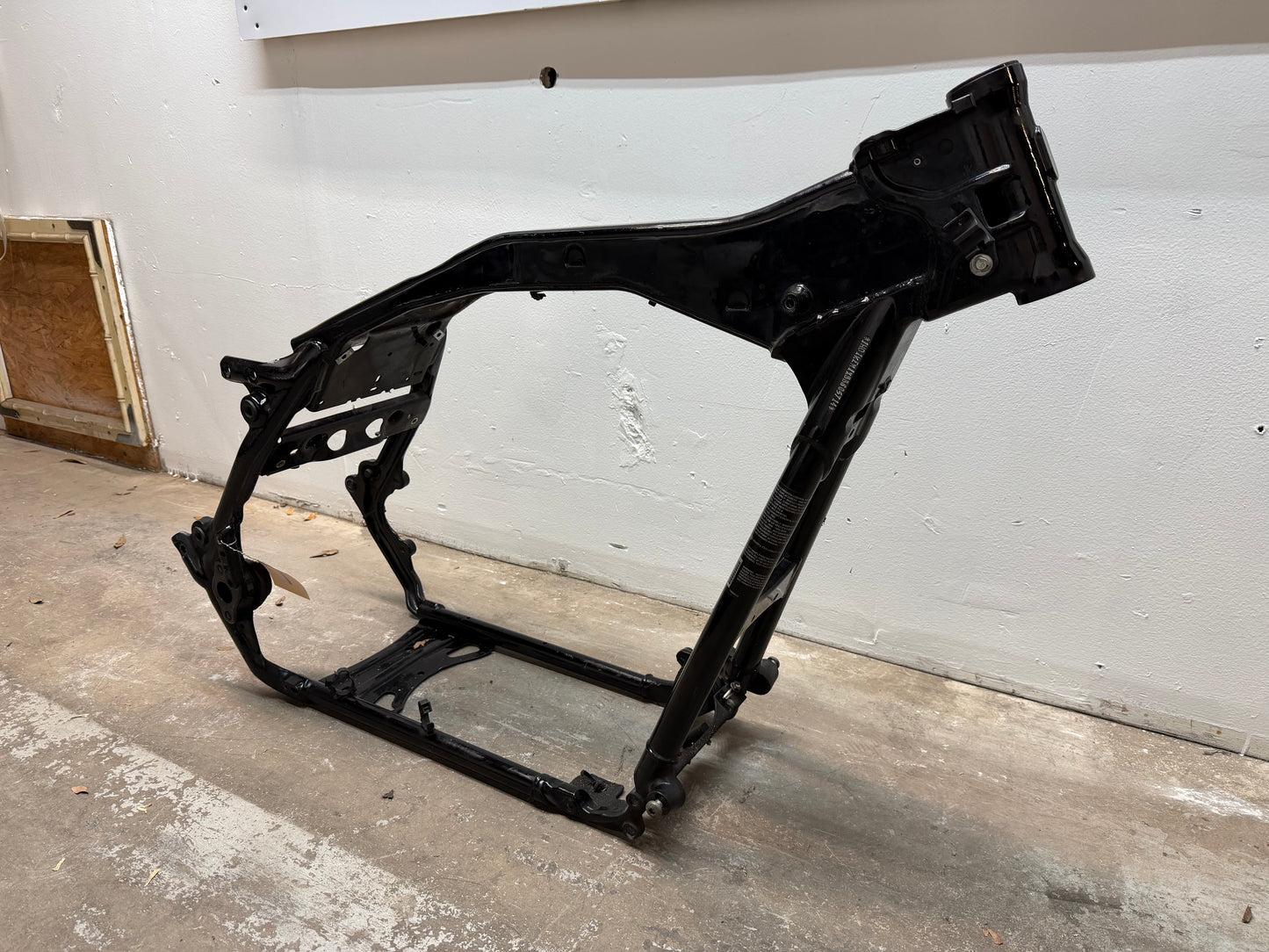 08-13 Harley Davidson Touring OEM Frame *SLVG*