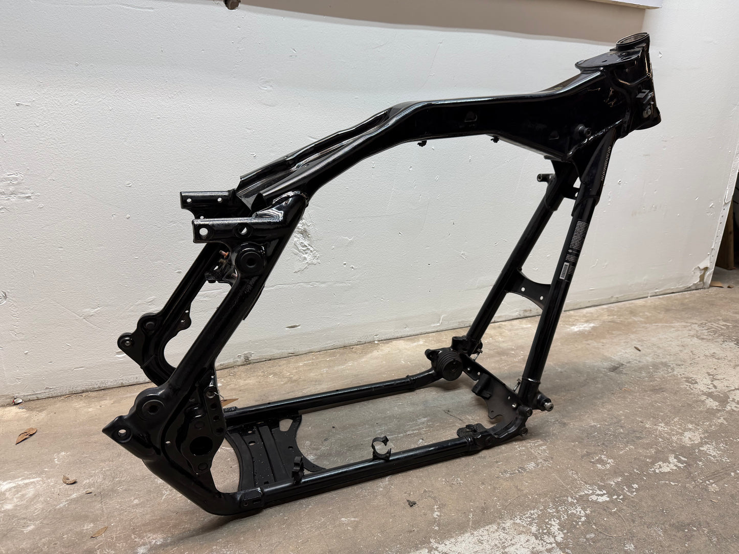 08-13 Harley Davidson Touring OEM Frame *SLVG*