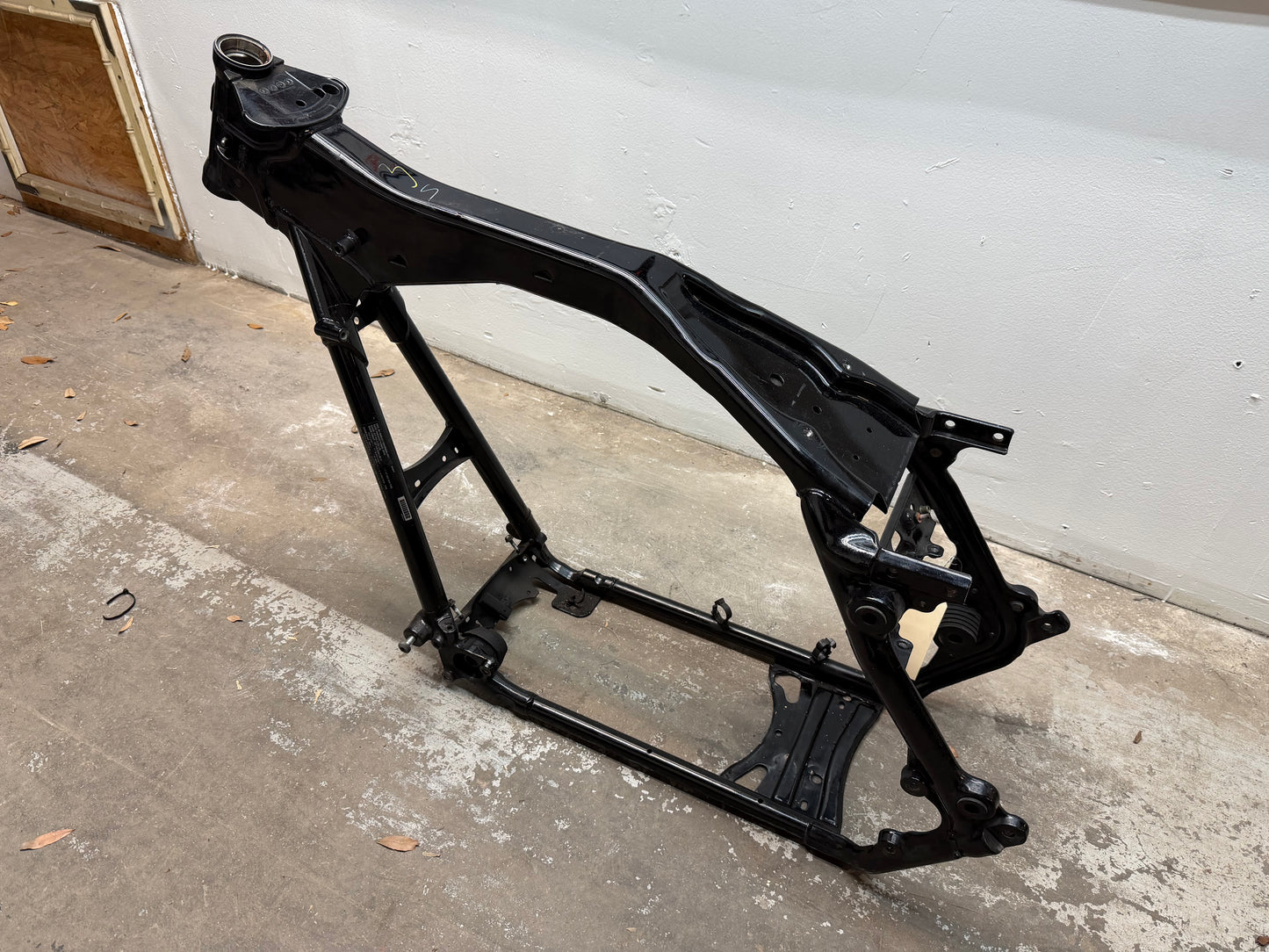 08-13 Harley Davidson Touring OEM Frame *SLVG*