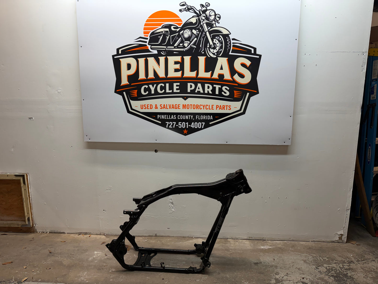 08-13 Harley Davidson Touring OEM Frame *SLVG*