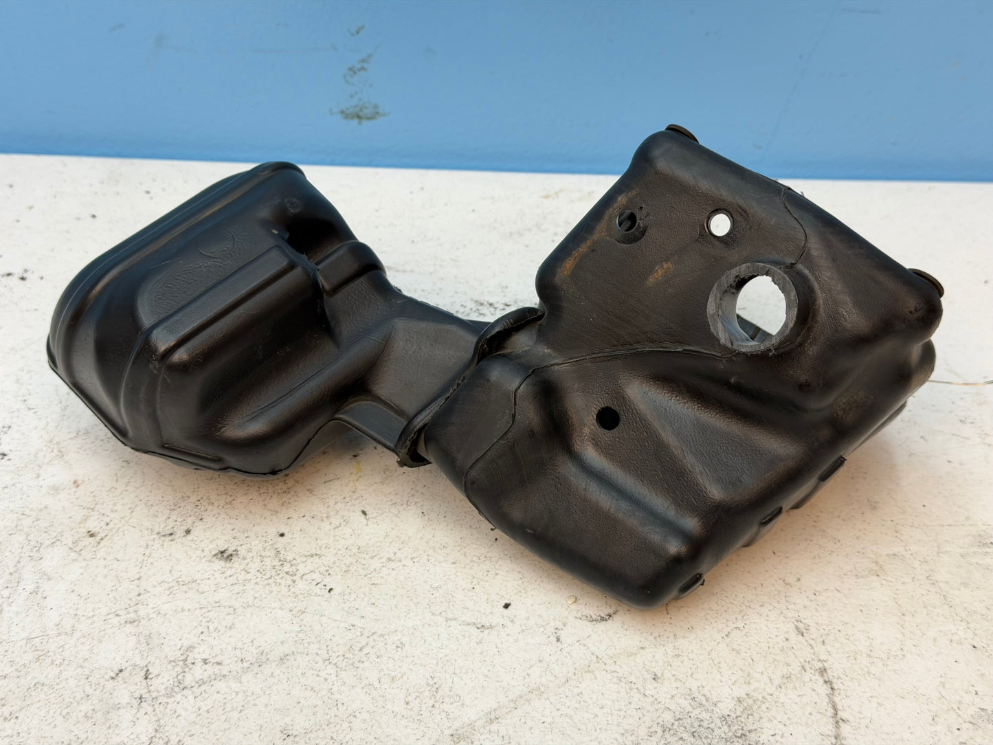 2001-2010 Honda Goldwing OEM Right Front Speaker Box Assembly 64231-MCA-000