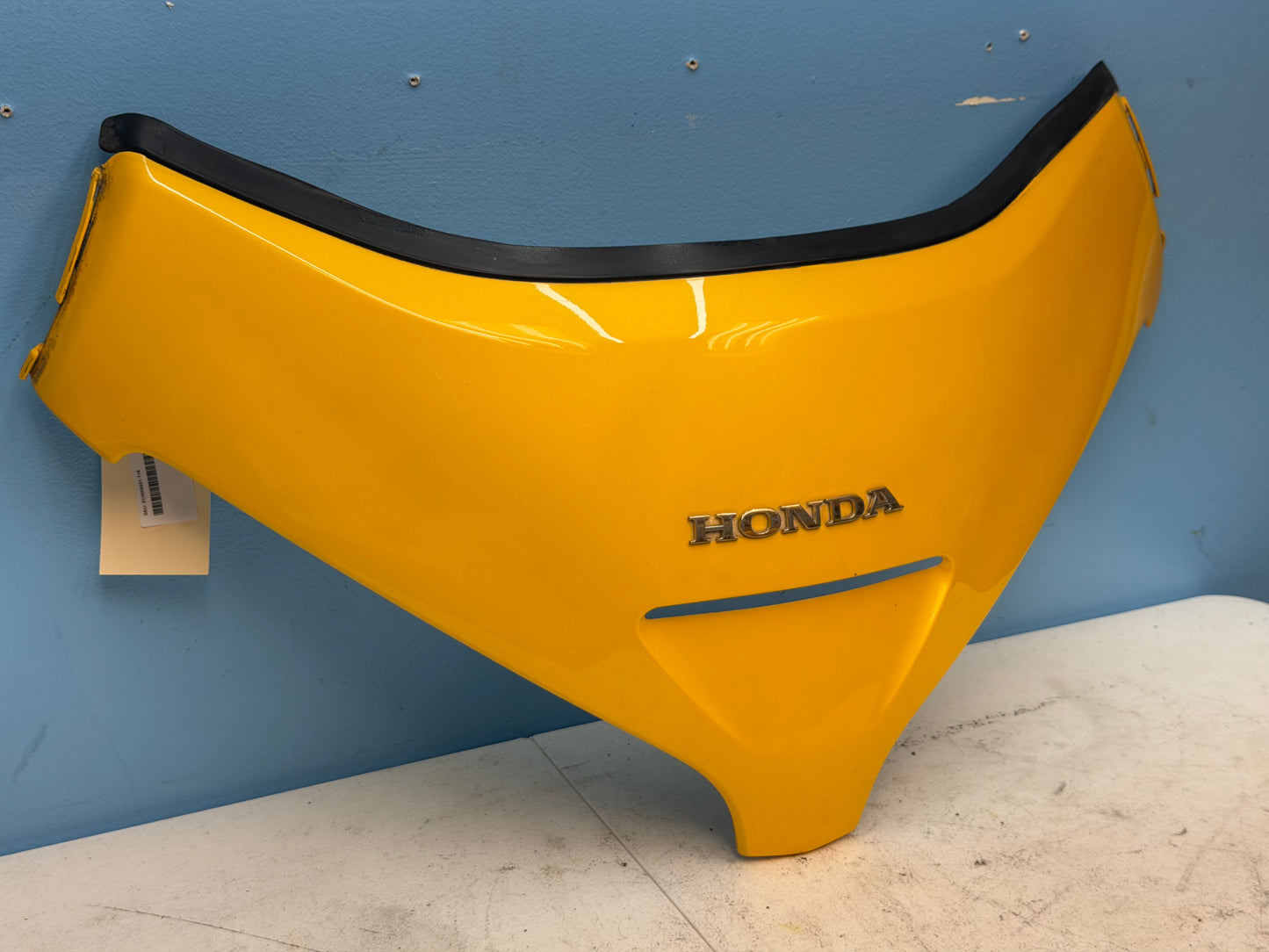 01-10 Honda Goldwing OEM Screen Garnish Set / Front Upper Panel 64120-MCA-000ZD