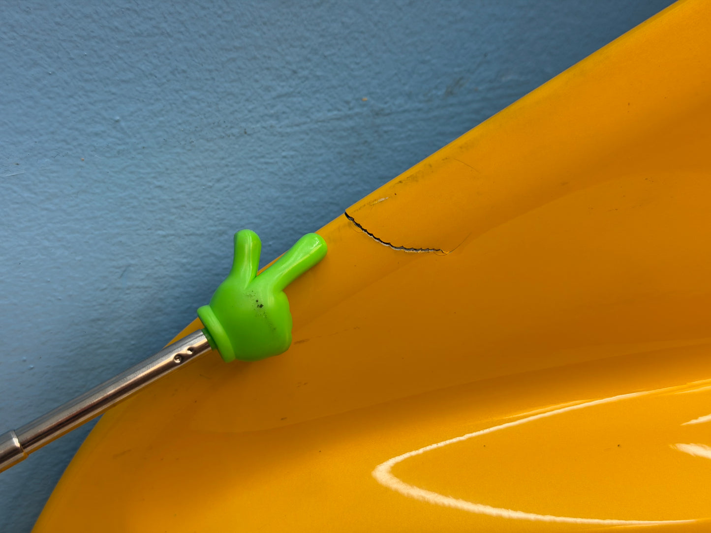 01-10 Honda Goldwing OEM Front Right Cowl 64282-MCA-010ZD *CRACKED SEE IMAGE*