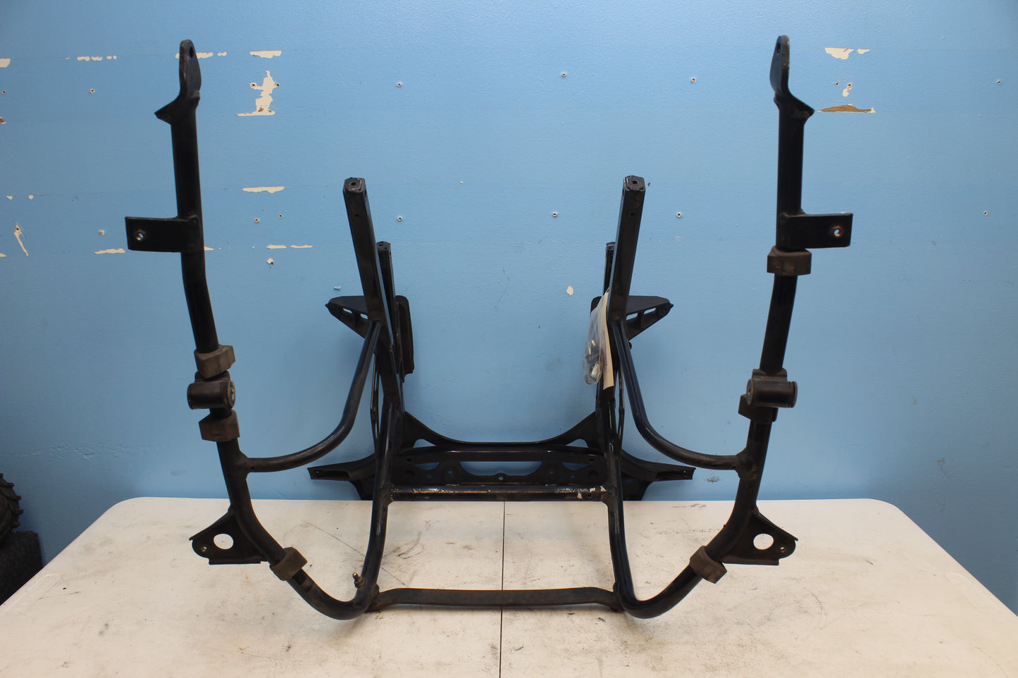 01-10 Honda Goldwing Rear Trunk Luggage Frame Saddlebag Stay Mount 84100-MCA-A61