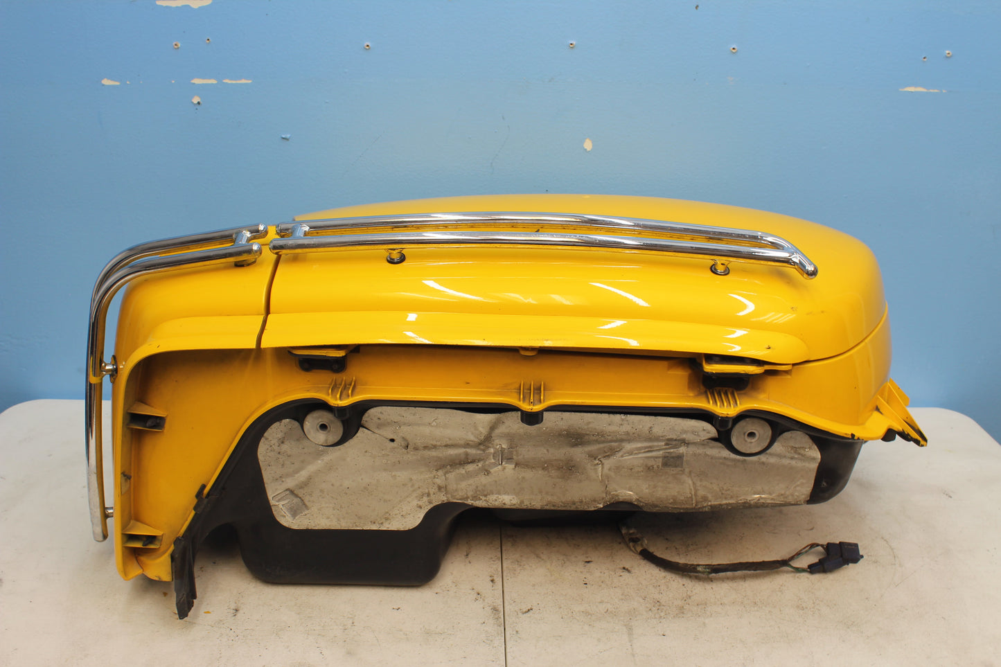 2001-2010 Honda Goldwing OEM Right Saddlebag Storage Luggage 81211-MCA-000ZD