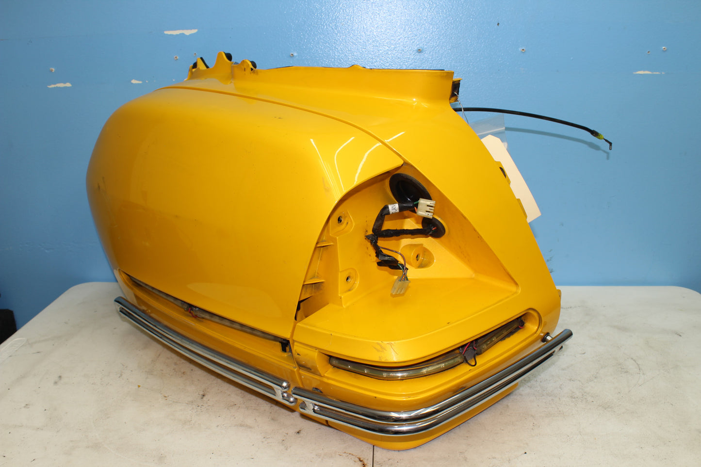 2001-2010 Honda Goldwing OEM Left Saddlebag Assembly 81411-MCA-000ZD