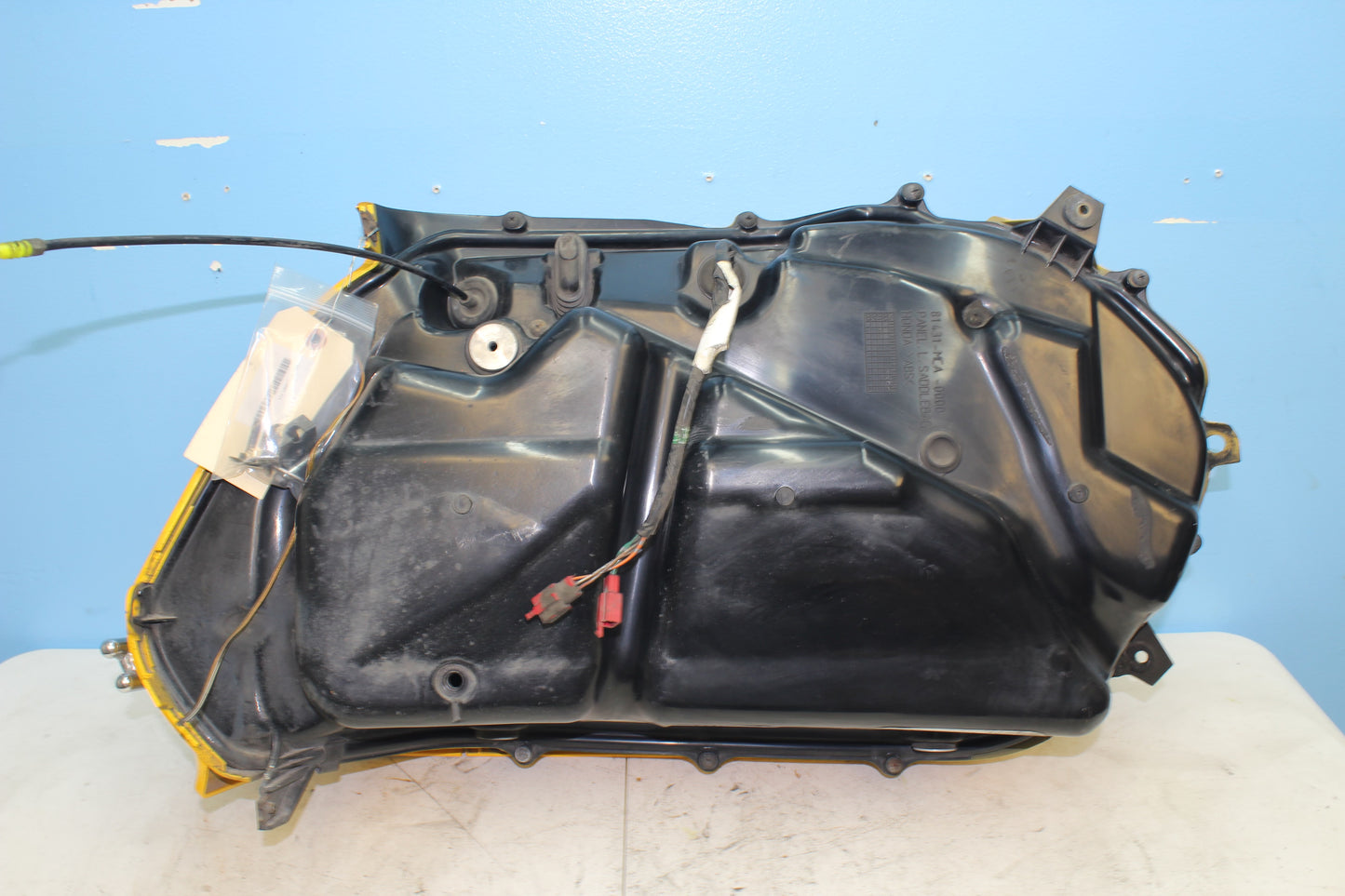 2001-2010 Honda Goldwing OEM Left Saddlebag Assembly 81411-MCA-000ZD