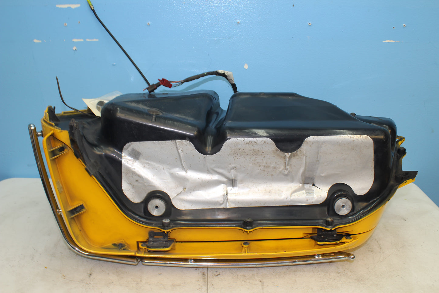 2001-2010 Honda Goldwing OEM Left Saddlebag Assembly 81411-MCA-000ZD