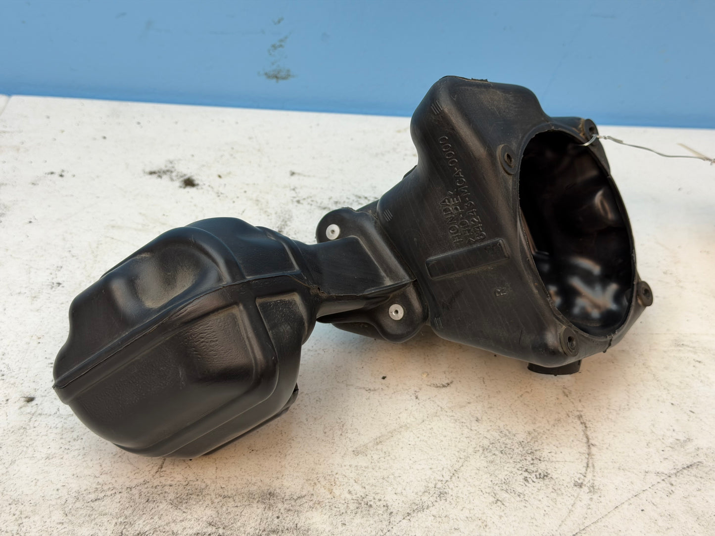2001-2010 Honda Goldwing OEM Right Front Speaker Box Assembly 64231-MCA-000