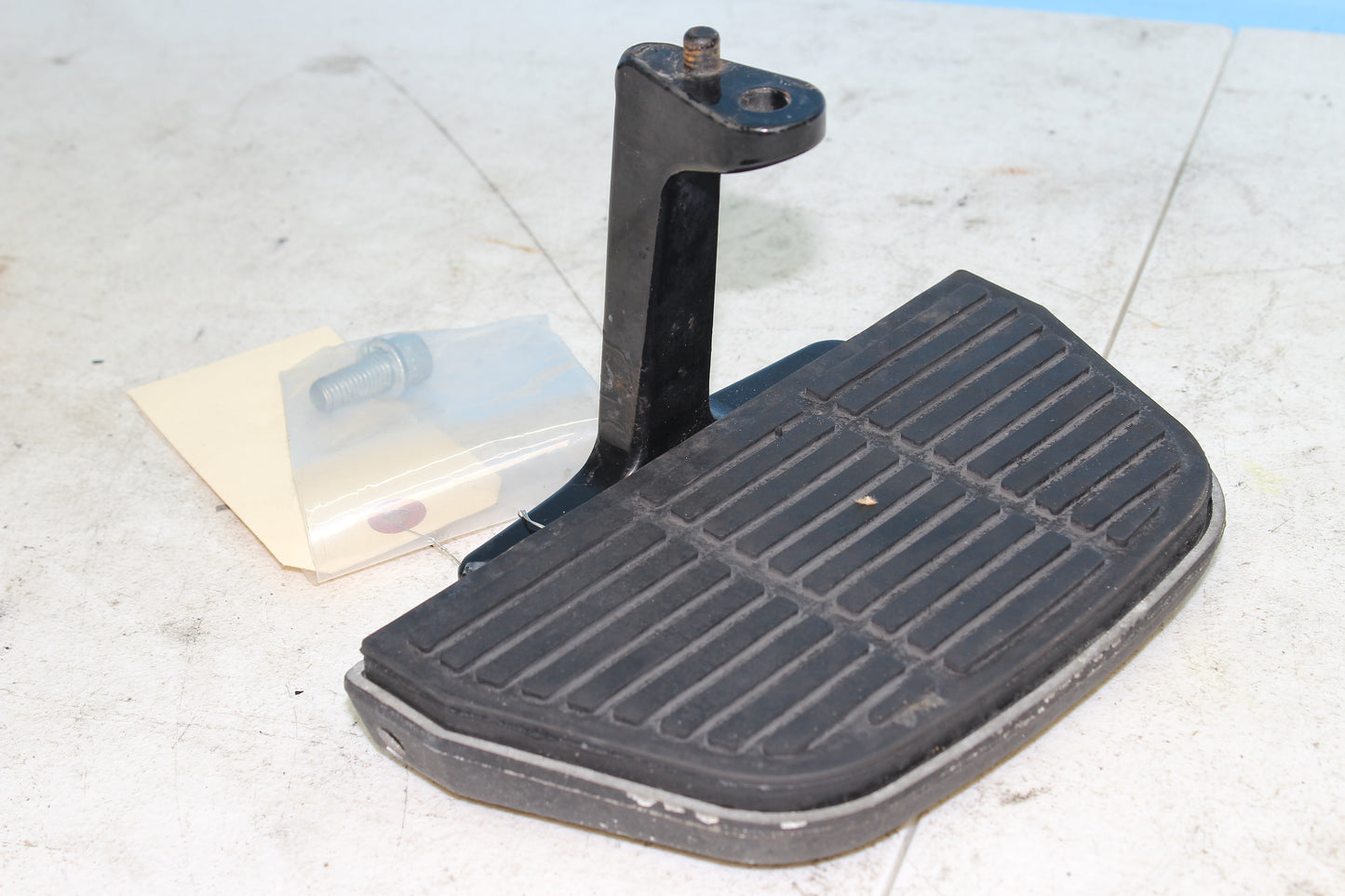 1999-2013 Harley Davidson Road King OEM Passenger Left Footboard 50613-91A