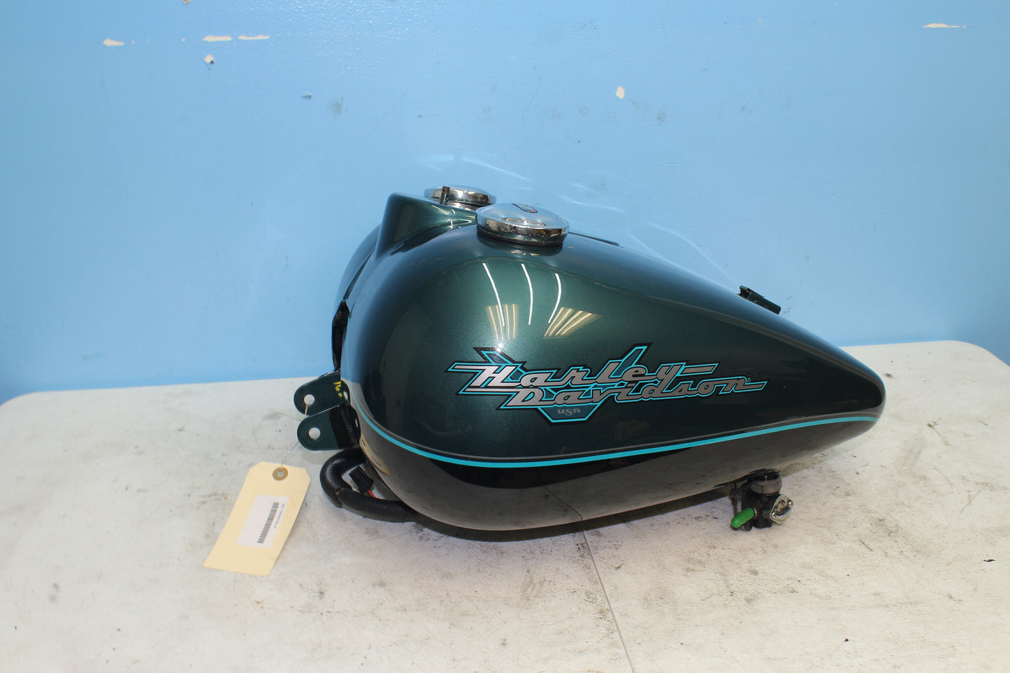 1999-2013 Harley Davidson Road King OEM Fuel Gas Tank 61225-98 *CARB NOT FI*