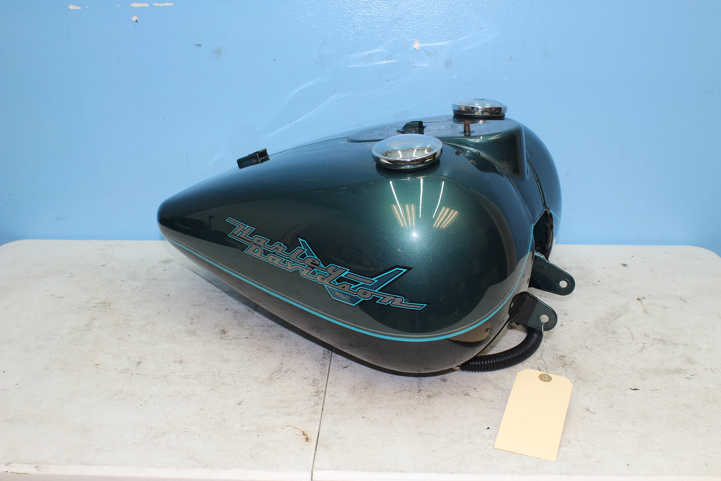 1999-2013 Harley Davidson Road King OEM Fuel Gas Tank 61225-98 *CARB NOT FI*