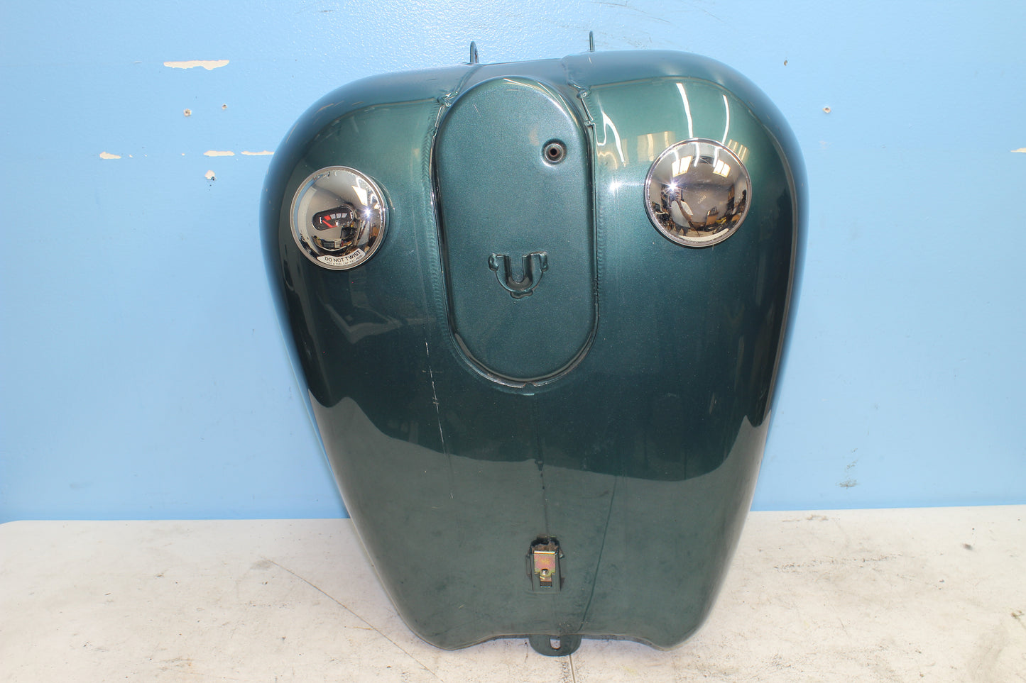 1999-2013 Harley Davidson Road King OEM Fuel Gas Tank 61225-98 *CARB NOT FI*