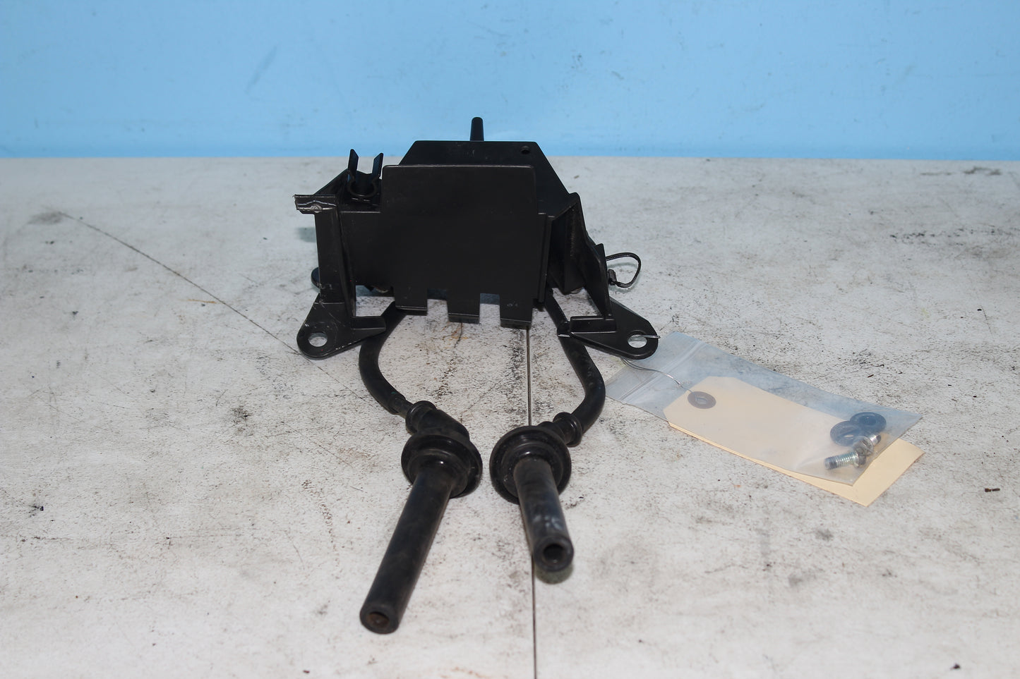 19-24 Yamaha YZF-R3 ABS OEM Ignition Coil Assembly w/ Bracket 1WD-H2310-02-00