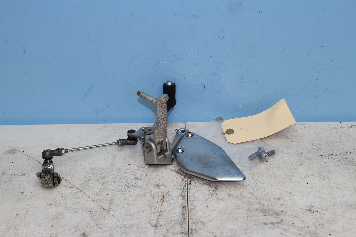 19-24 Yamaha YZF-R3 ABS OEM Foot Shift Control w/ Rod Assembly B1X-E8110-01-00