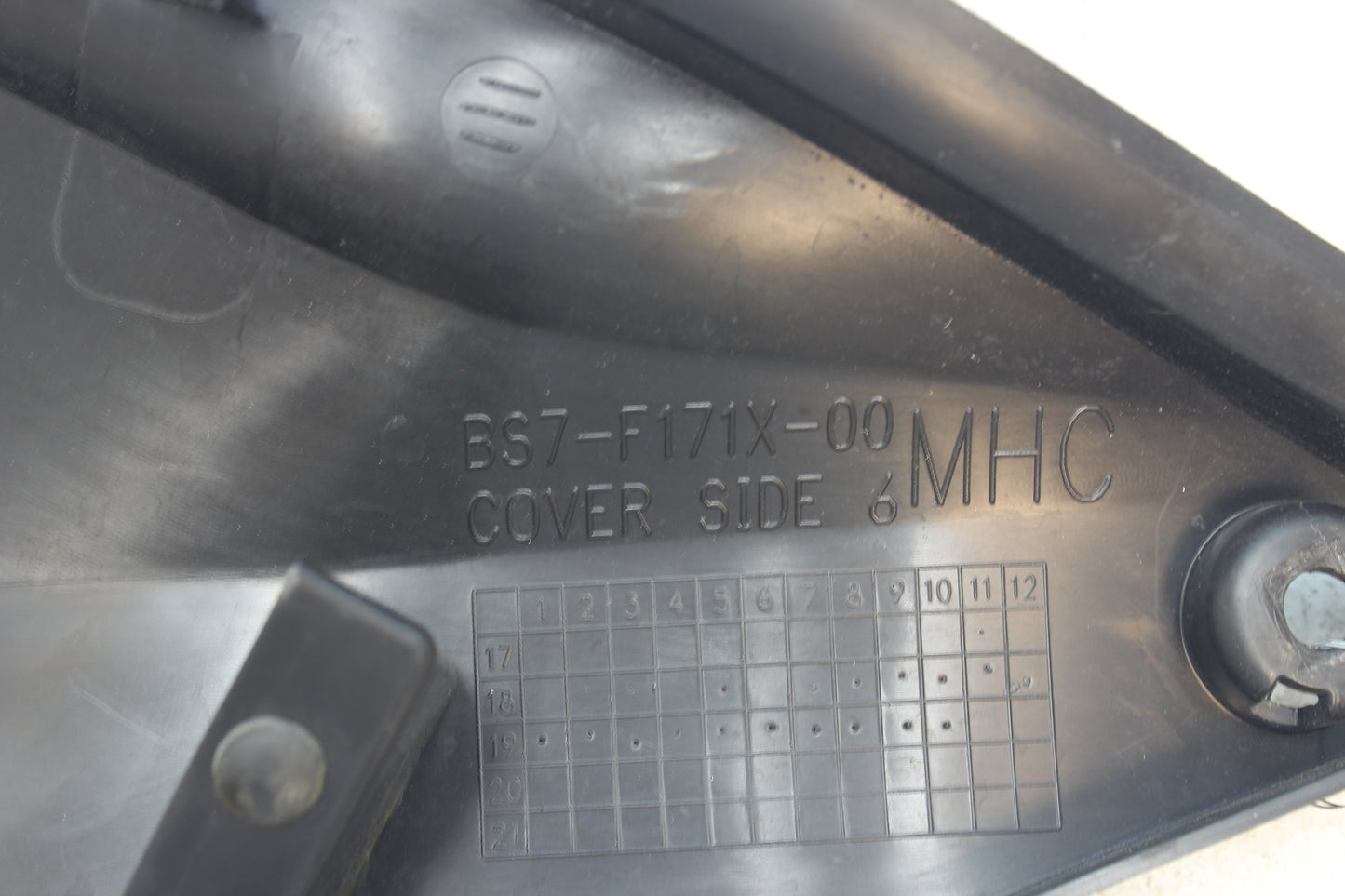 2019-2024 Yamaha YZF-R3 ABS OEM Right Rear Side Cover BS7-F171X-00
