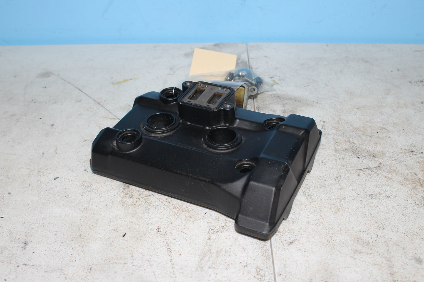 2019-2024 Yamaha YZF-R3 ABS OEM Cylinder Head / Valve Cover 1WD-E1191-00-00