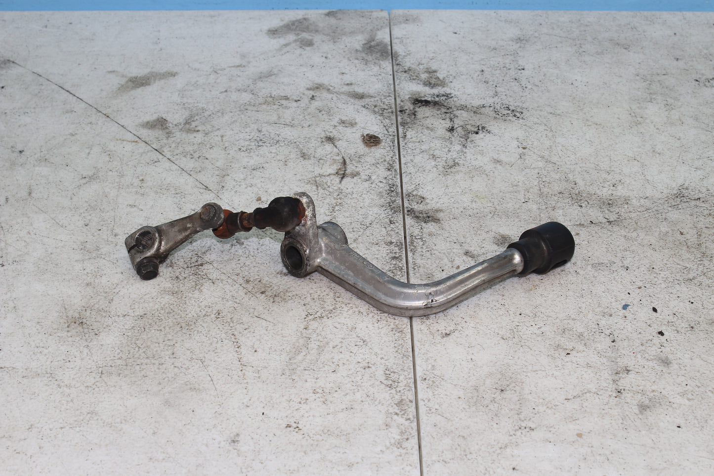 01-10 Honda Goldwing Front Left Foot Rest Floorboard Heel Toe Shifter Linkage