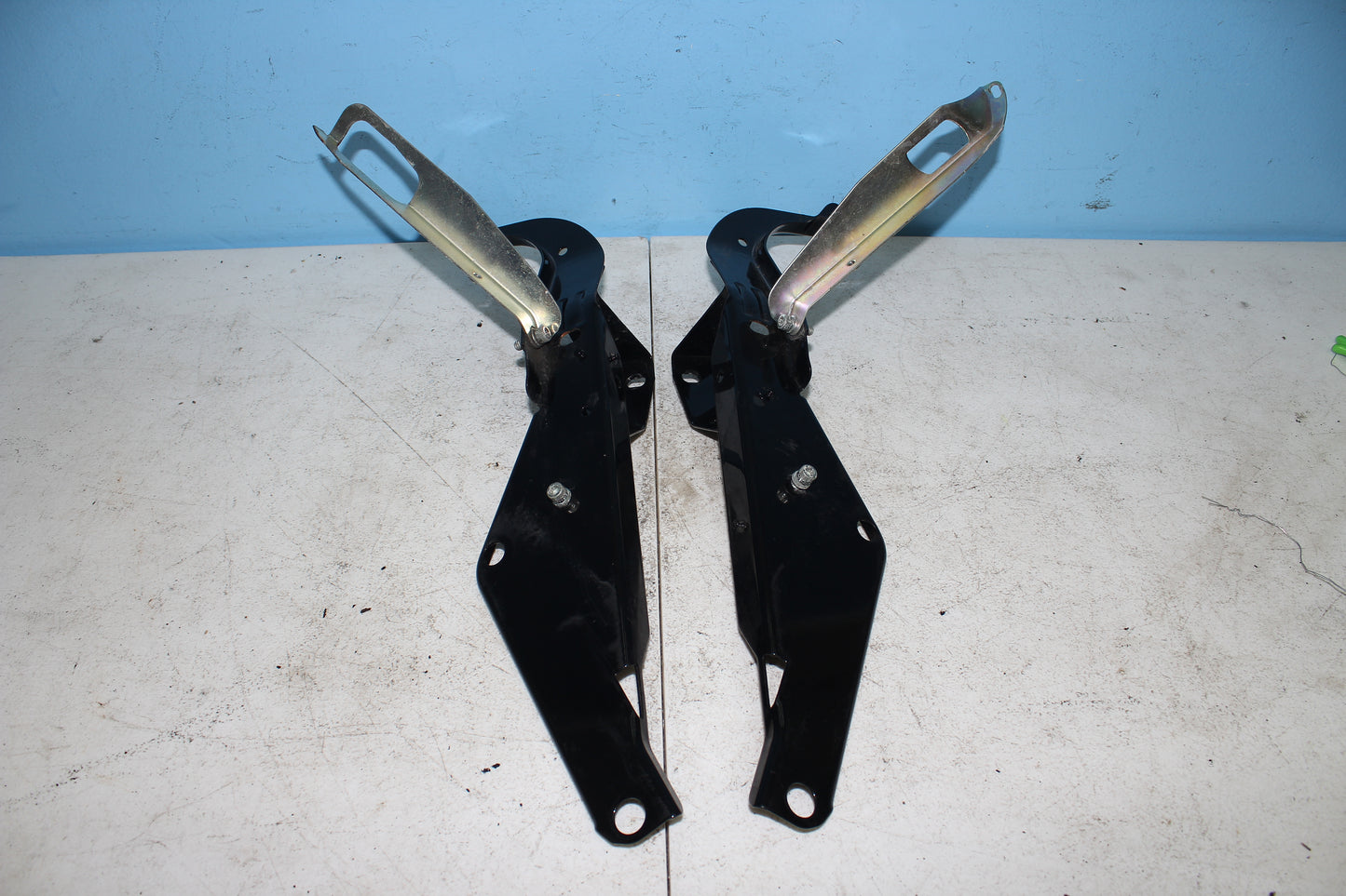 97-13 Harley Davidson StreetGlide OEM Front Batwing Fairing Stay Brackets (PAIR)