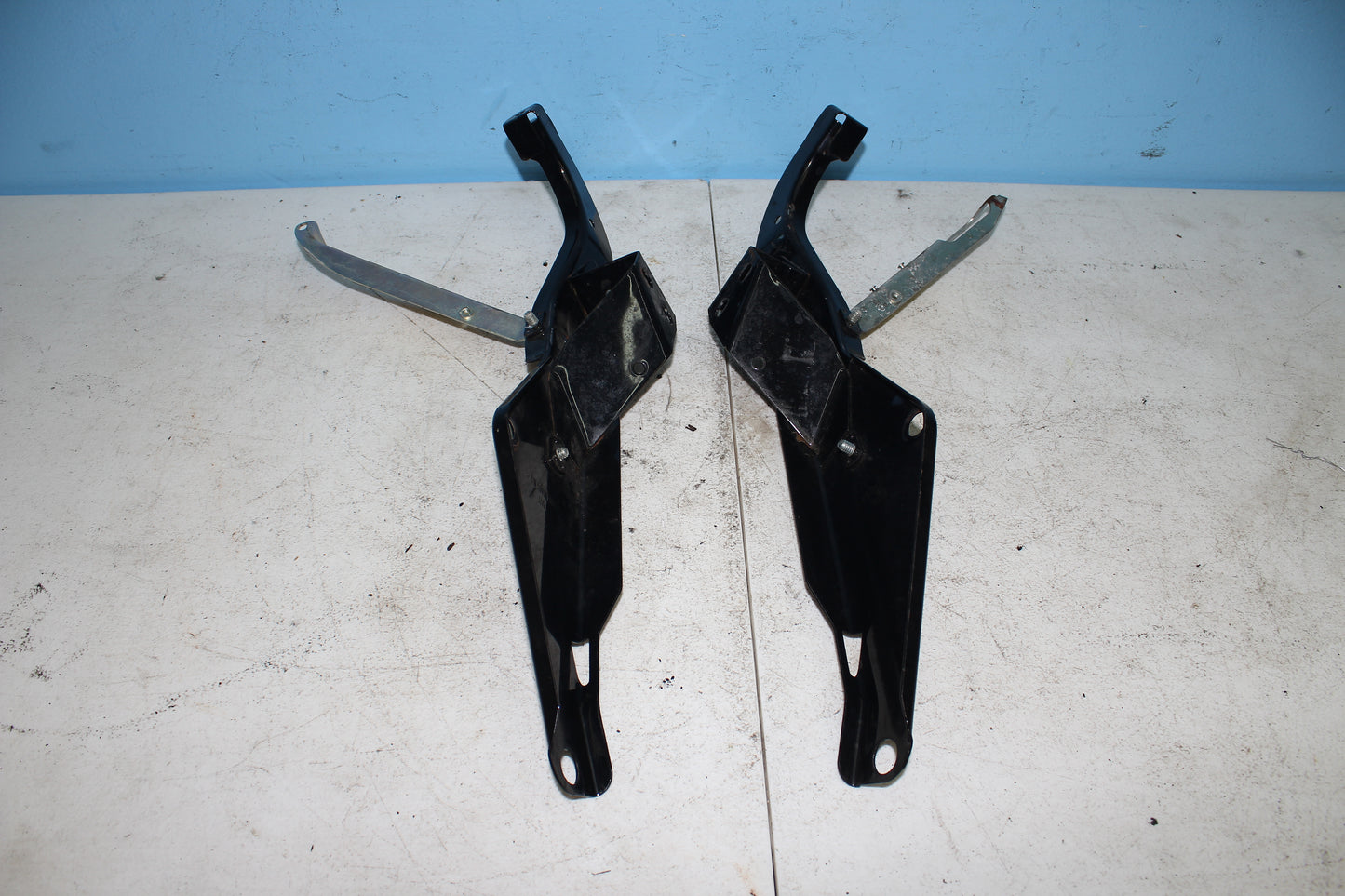 97-13 Harley Davidson StreetGlide OEM Front Batwing Fairing Stay Brackets (PAIR)