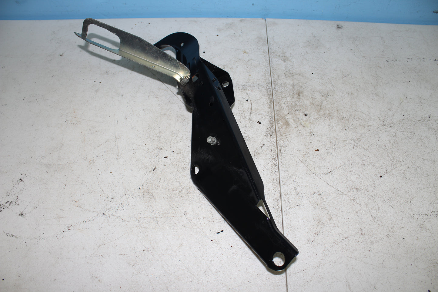 97-13 Harley Davidson StreetGlide OEM Front Batwing Fairing Stay Brackets (PAIR)