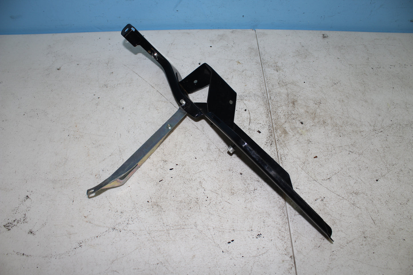 97-13 Harley Davidson StreetGlide OEM Front Batwing Fairing Stay Brackets (PAIR)