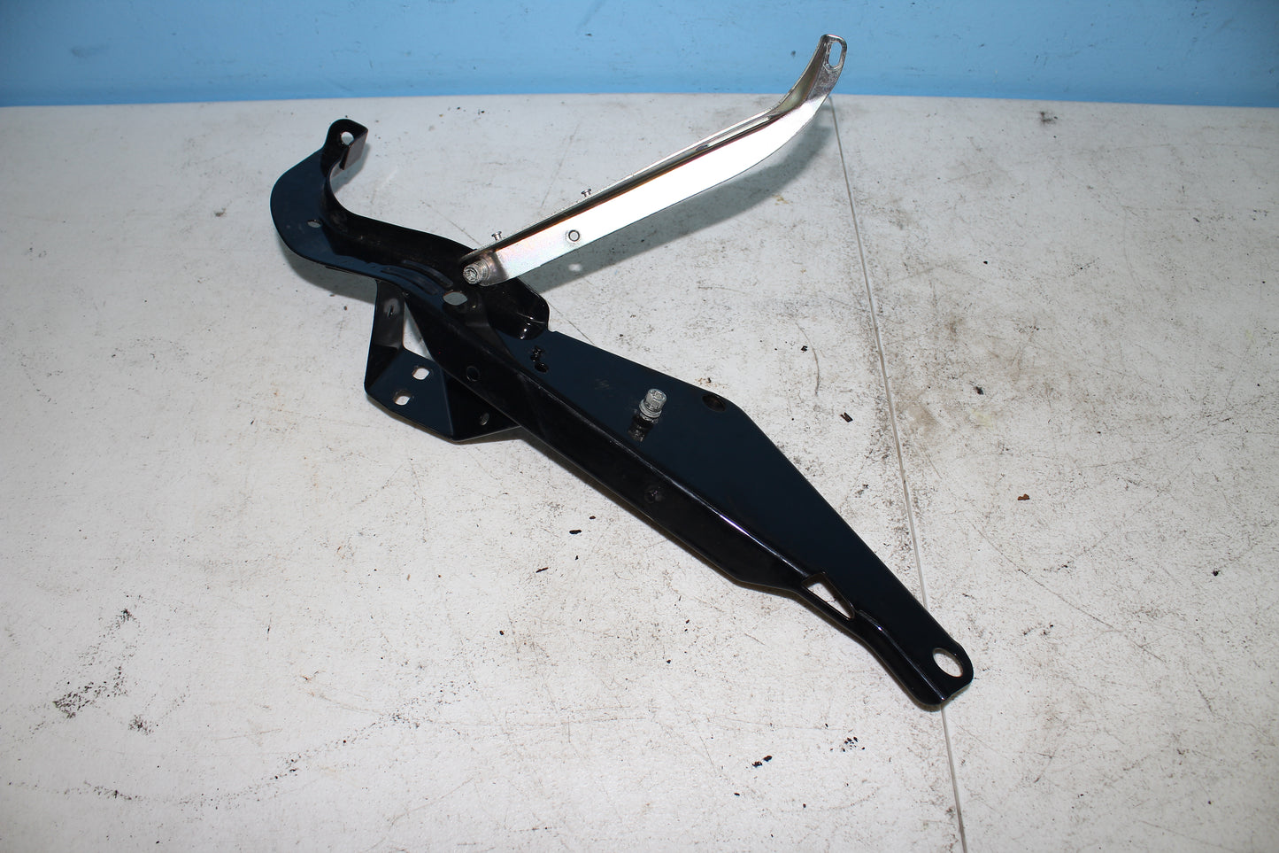 97-13 Harley Davidson StreetGlide OEM Front Batwing Fairing Stay Brackets (PAIR)