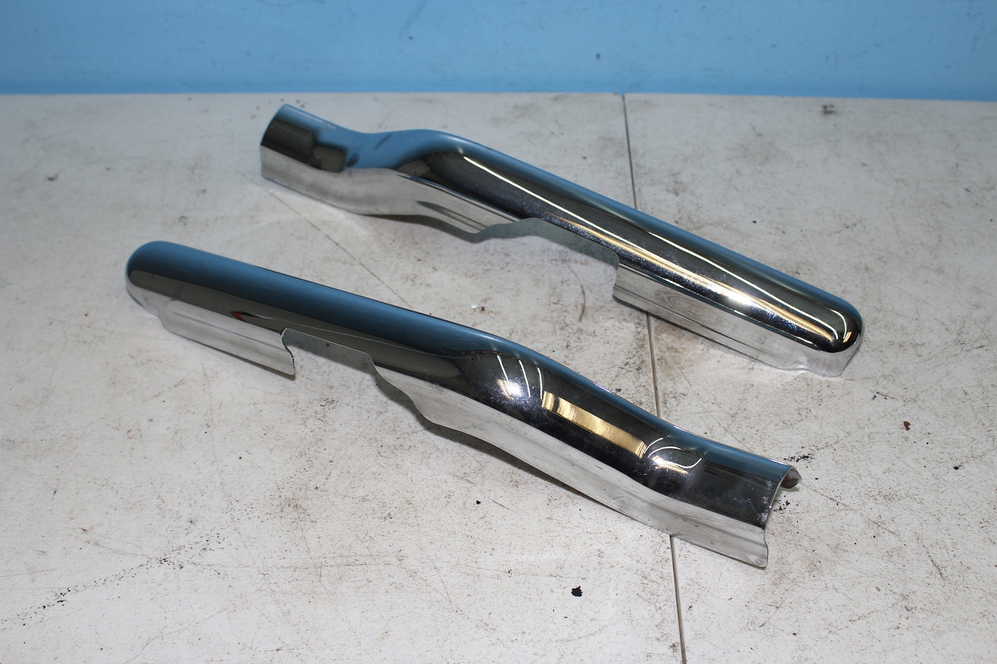 97-13 Harley Davidson StreetGlide OEM Rear Fender Strut Cover Brackets (Chrome)