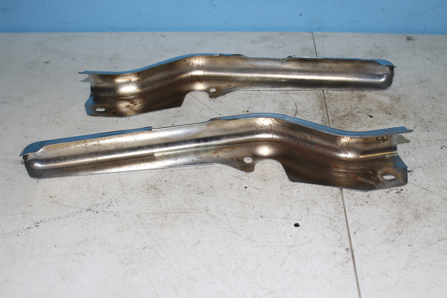 97-13 Harley Davidson StreetGlide OEM Rear Fender Strut Cover Brackets (Chrome)